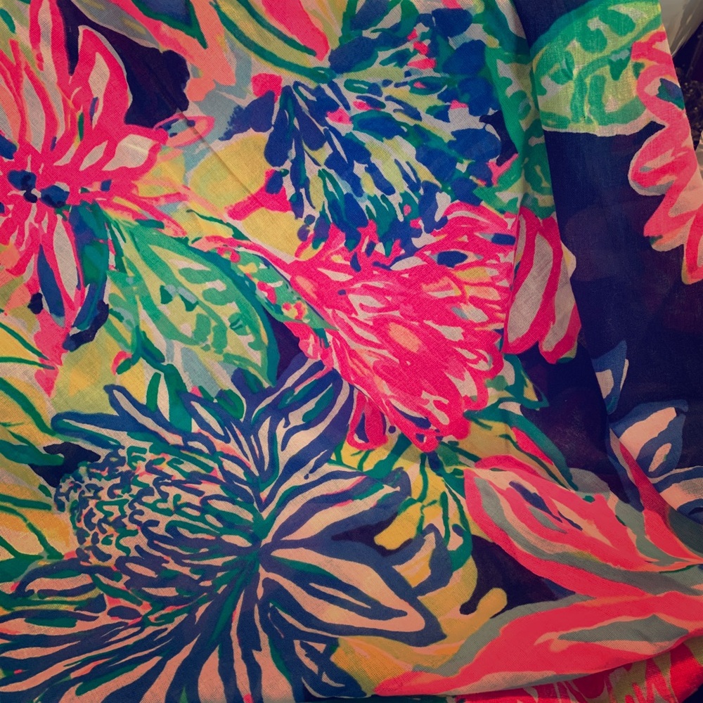 NWT Lilly Pulitzer infinity scarf.